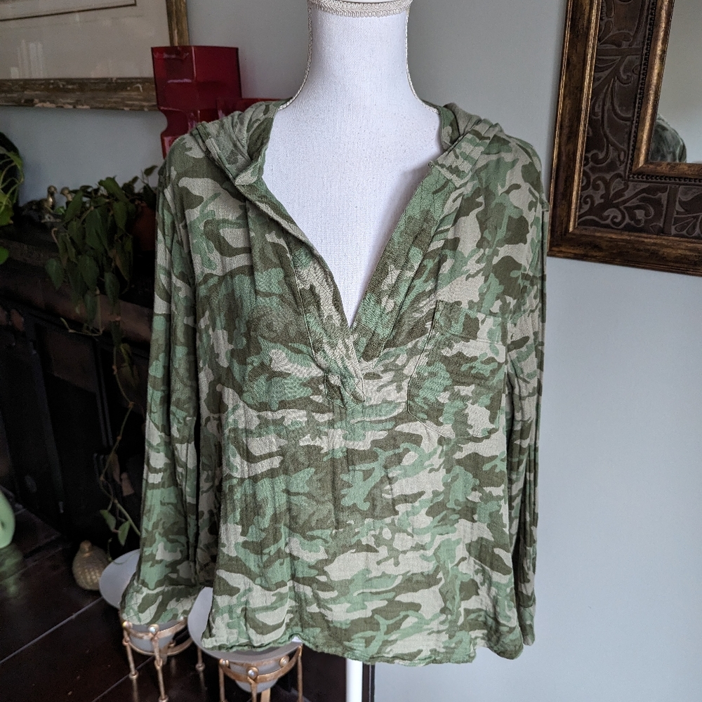 We Are Sundays Women's (2) Medium BROWNE Camouflage Hooded Top Green Gauzy 135
